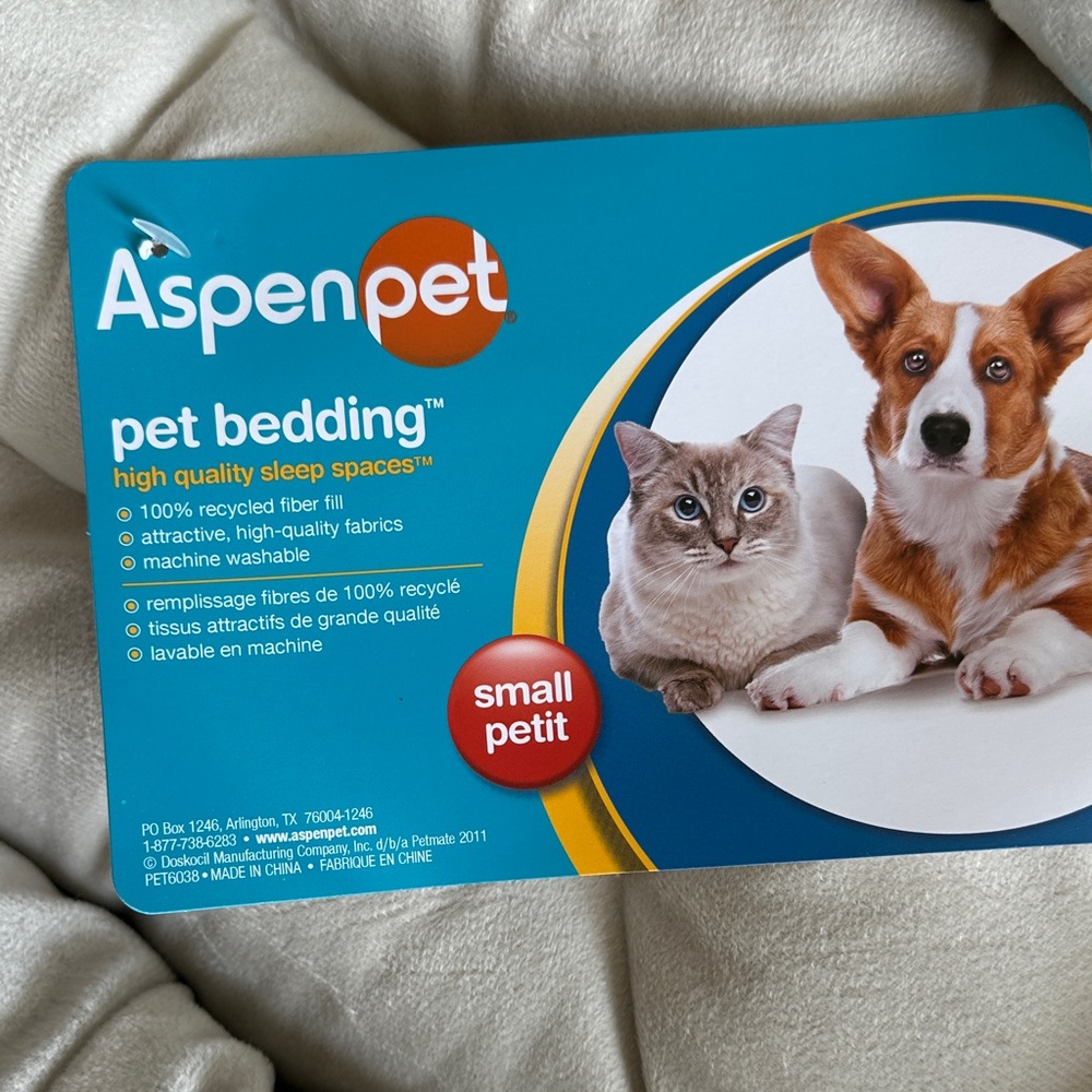 Small Pet Bed - Picture 2 of 5